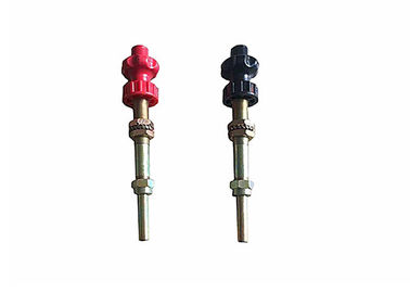 El micrófono estándar de las colocaciones del cable de control ajusta las cabezas de control negras y color rojo