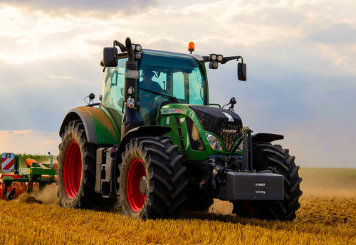 último caso de la compañía sobre Maquinaria agrícola y tractor agrícola