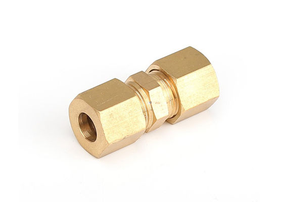 Conector OD de acoplamiento recto para tubos de compresión de latón