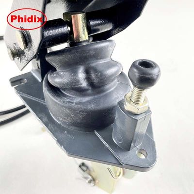 CH530/CH531 Pedal de acelerador de trabajo pesado para camiones y maquinaria todoterreno. Sistema de retorno de doble configuración con resorte. Diseño duradero con bajo mantenimiento y resistencia a la corrosión.
